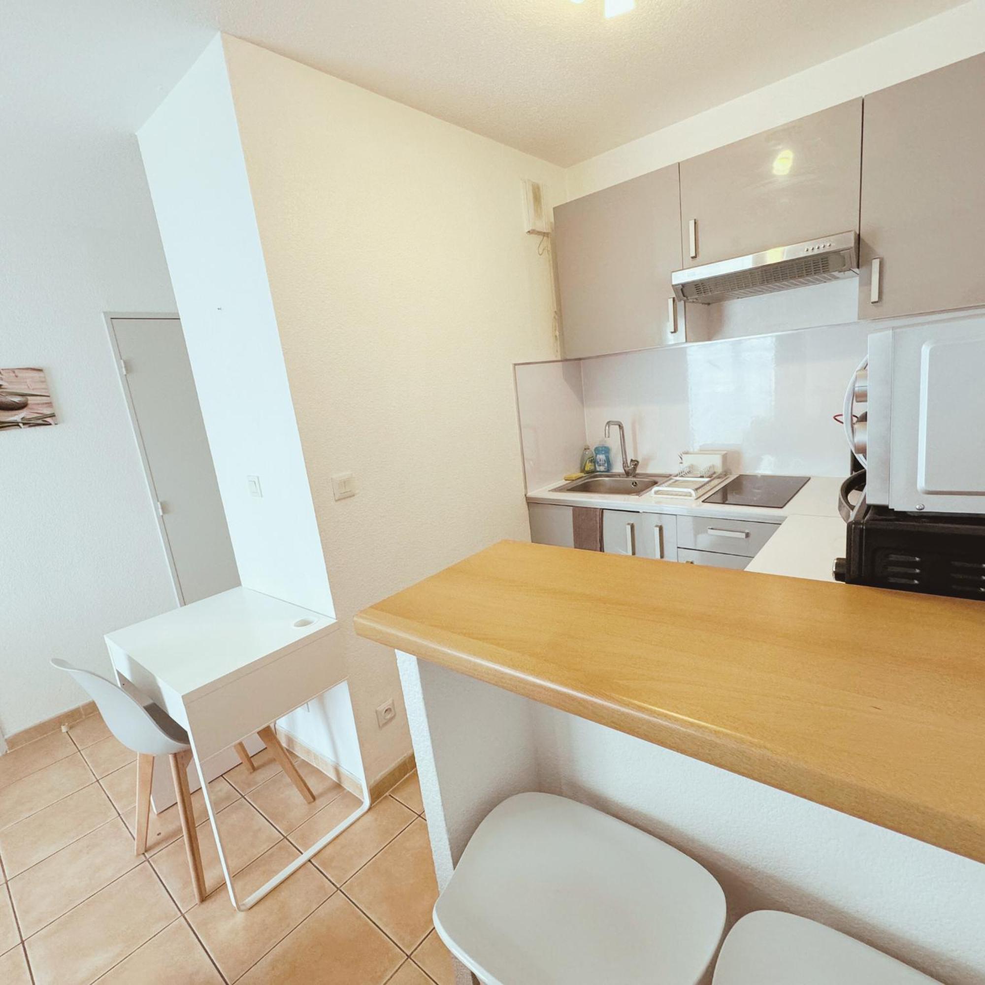 Appartement Residence Prive Avec Parking Wifi Clim Piscine Avignon Exterior foto