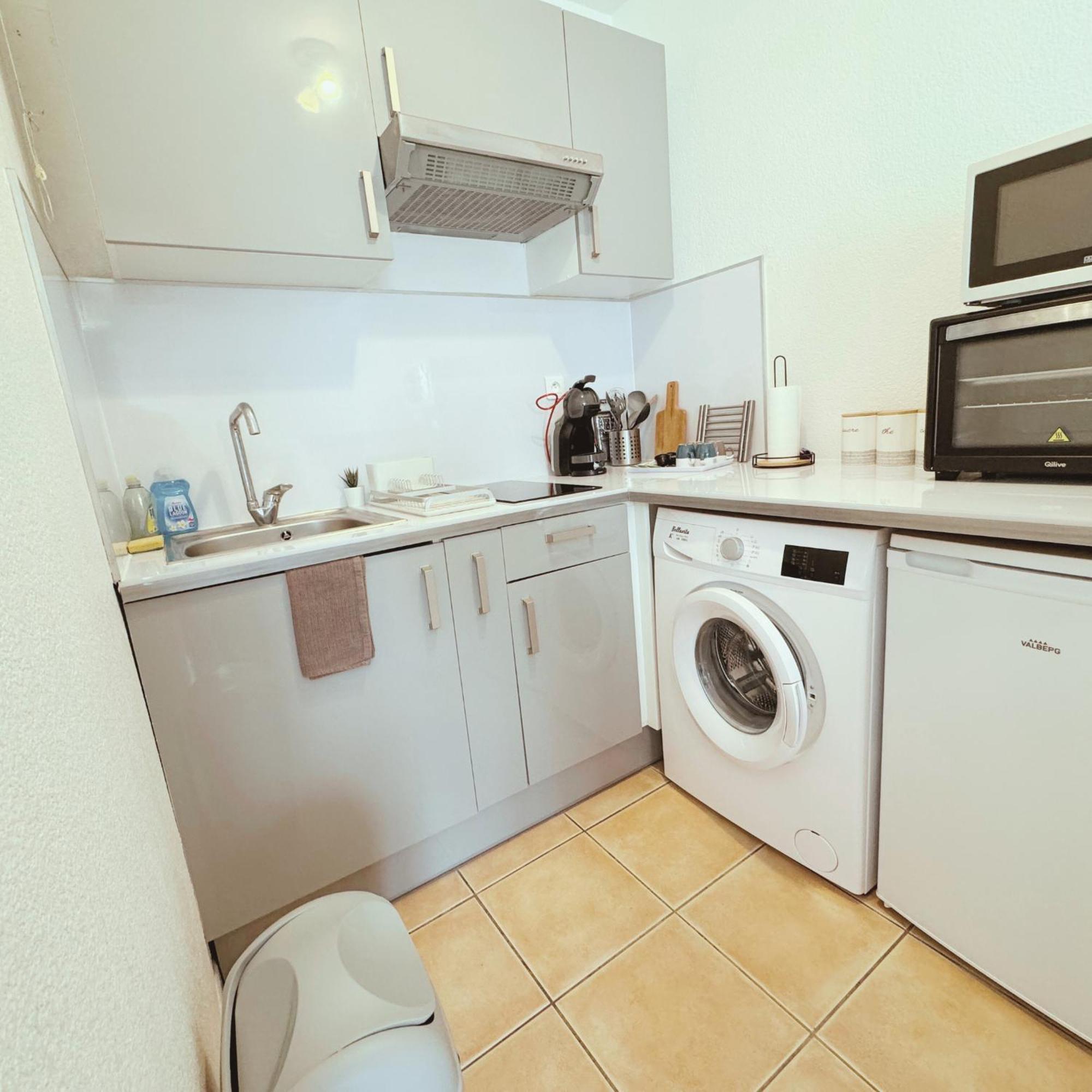 Appartement Residence Prive Avec Parking Wifi Clim Piscine Avignon Exterior foto