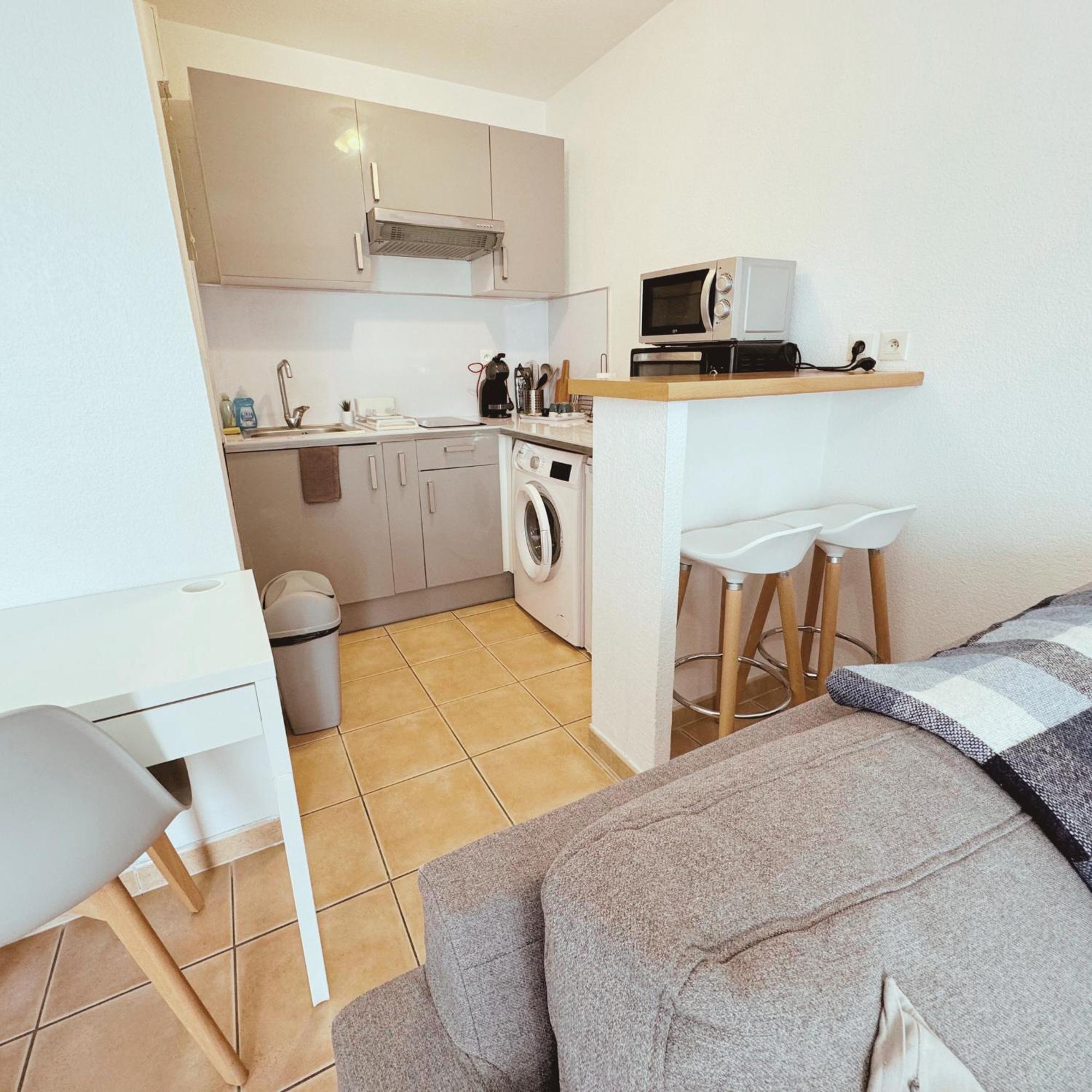 Appartement Residence Prive Avec Parking Wifi Clim Piscine Avignon Exterior foto