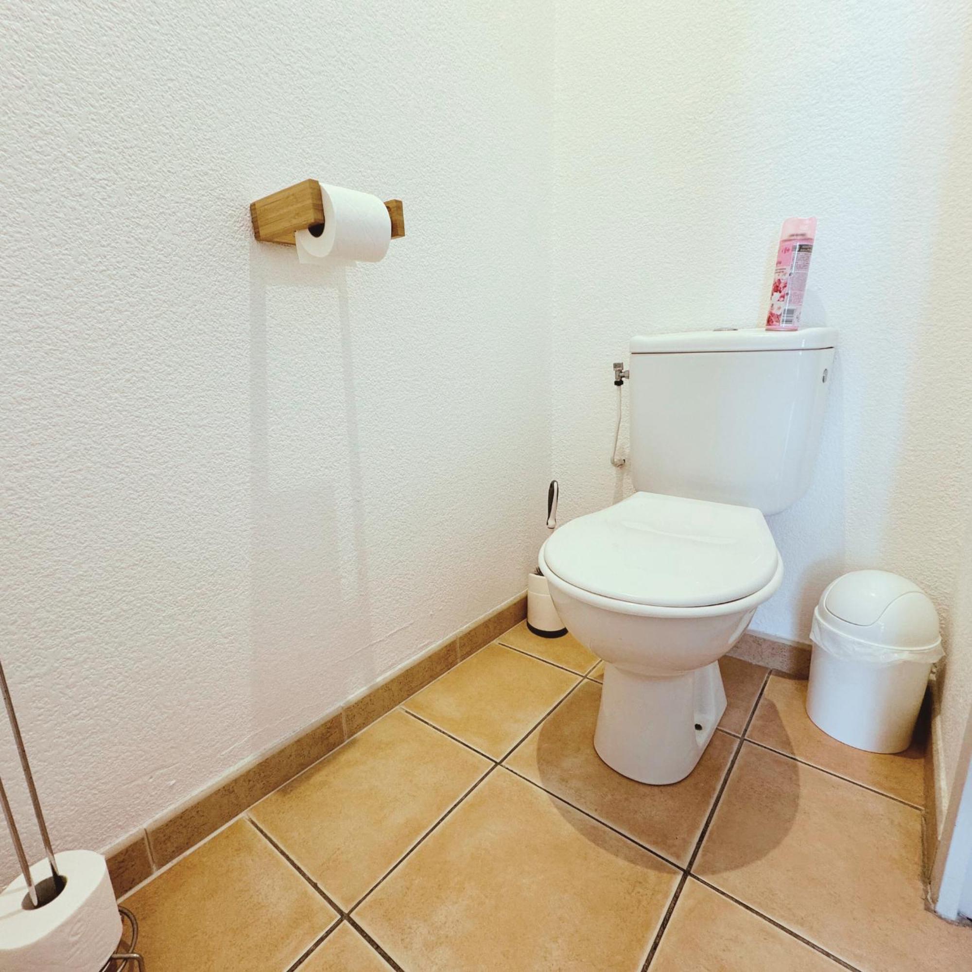 Appartement Residence Prive Avec Parking Wifi Clim Piscine Avignon Exterior foto